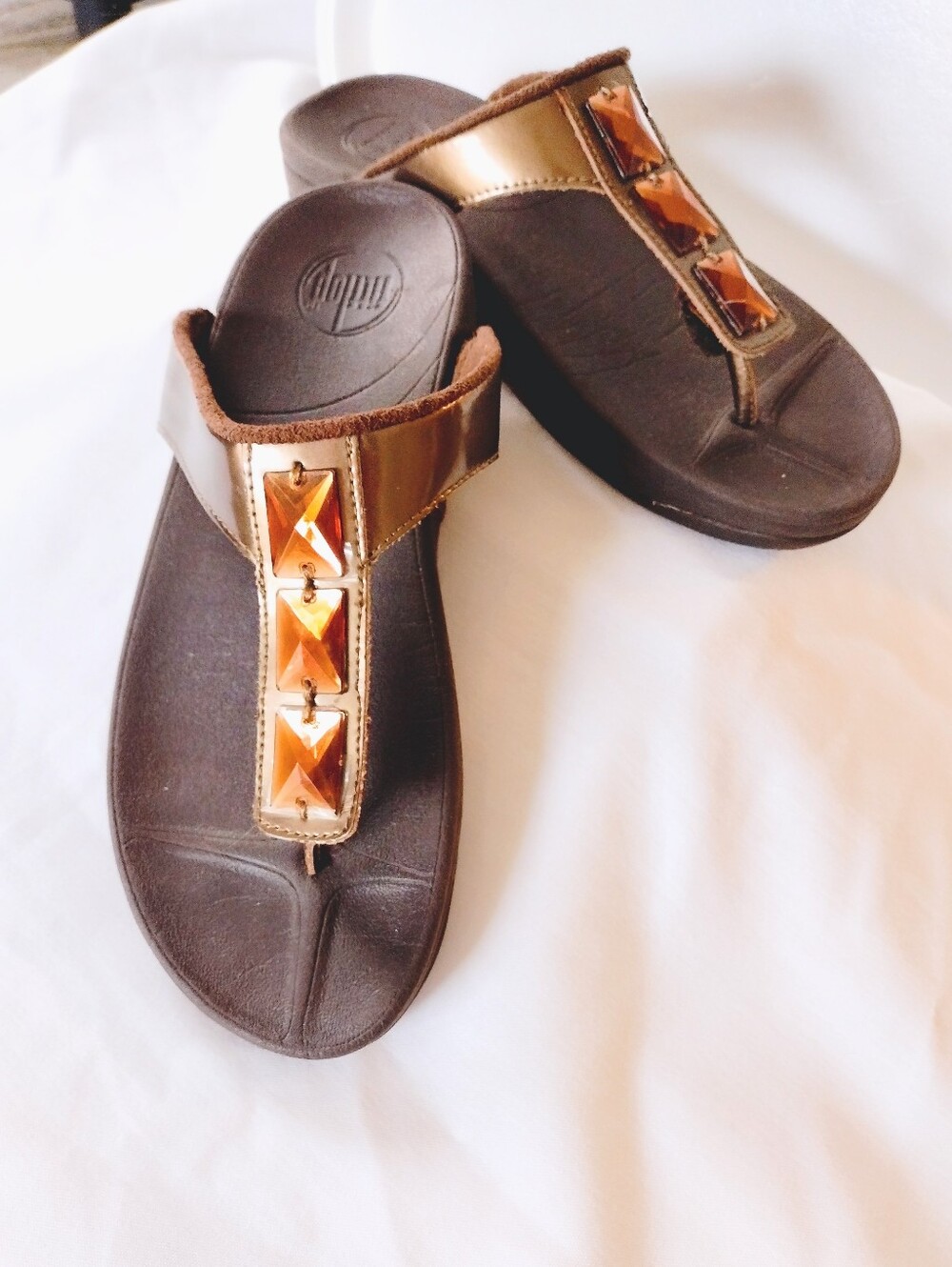 Bronze Leather FitFlop Pietra Thong Sandals With Micro Wobleboard